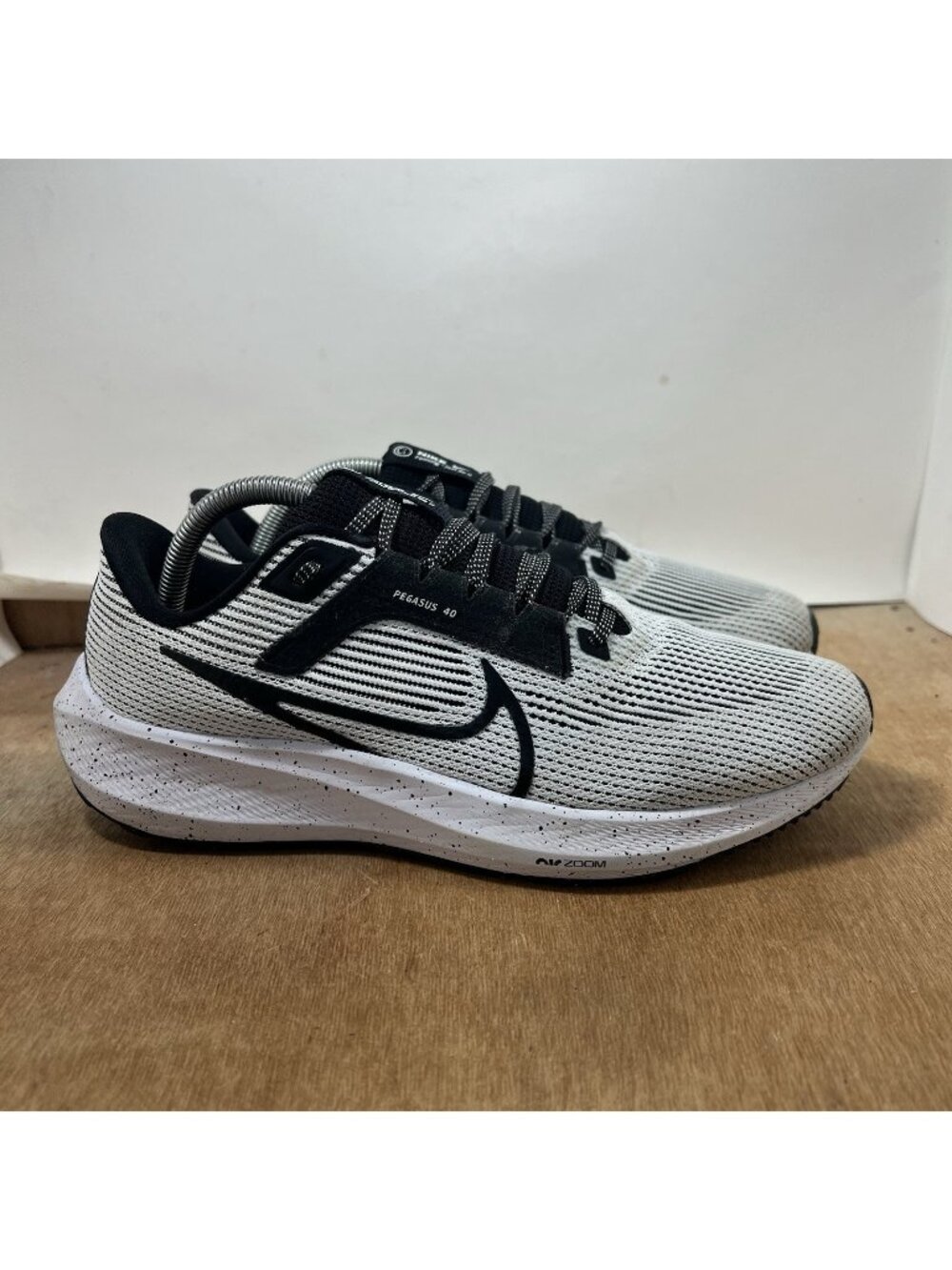 Nike Air Zoom Pegasus 40 Women’s Size 10 Black White Running Shoes DV3854-004